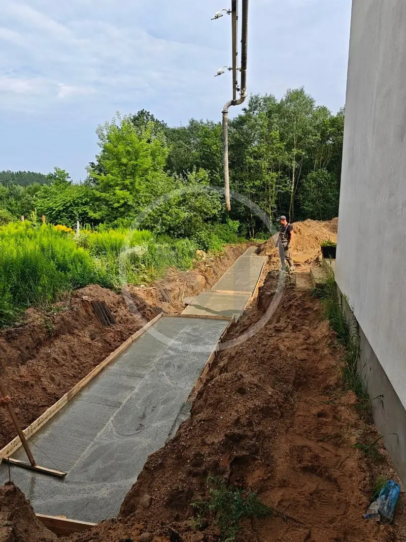 Стена подпорная с элементом лицевого забора в д. Марковщина