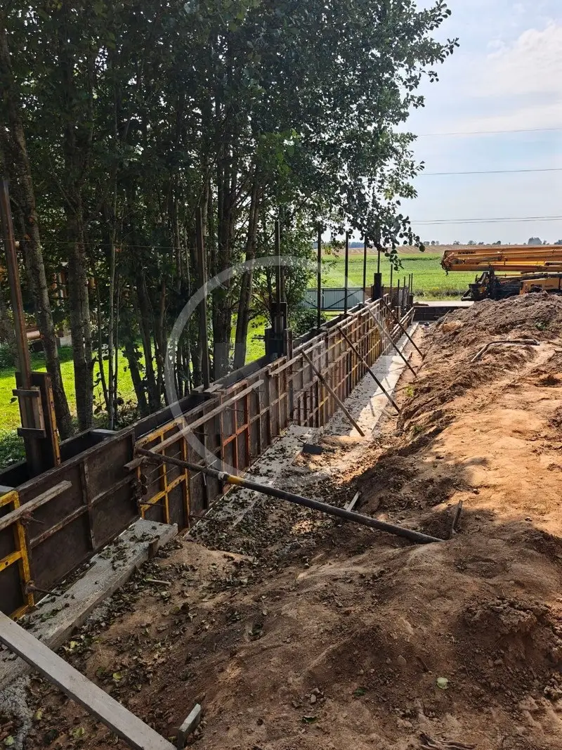 Стена подпорная с элементом лицевого забора в г. Фаниполь